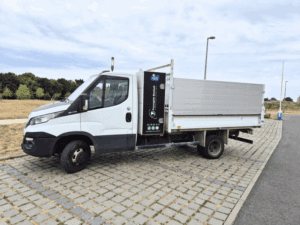 Camion de Blanloeil Environnement pour l’entretien d’espaces verts professionnels à Carquefou et alentours